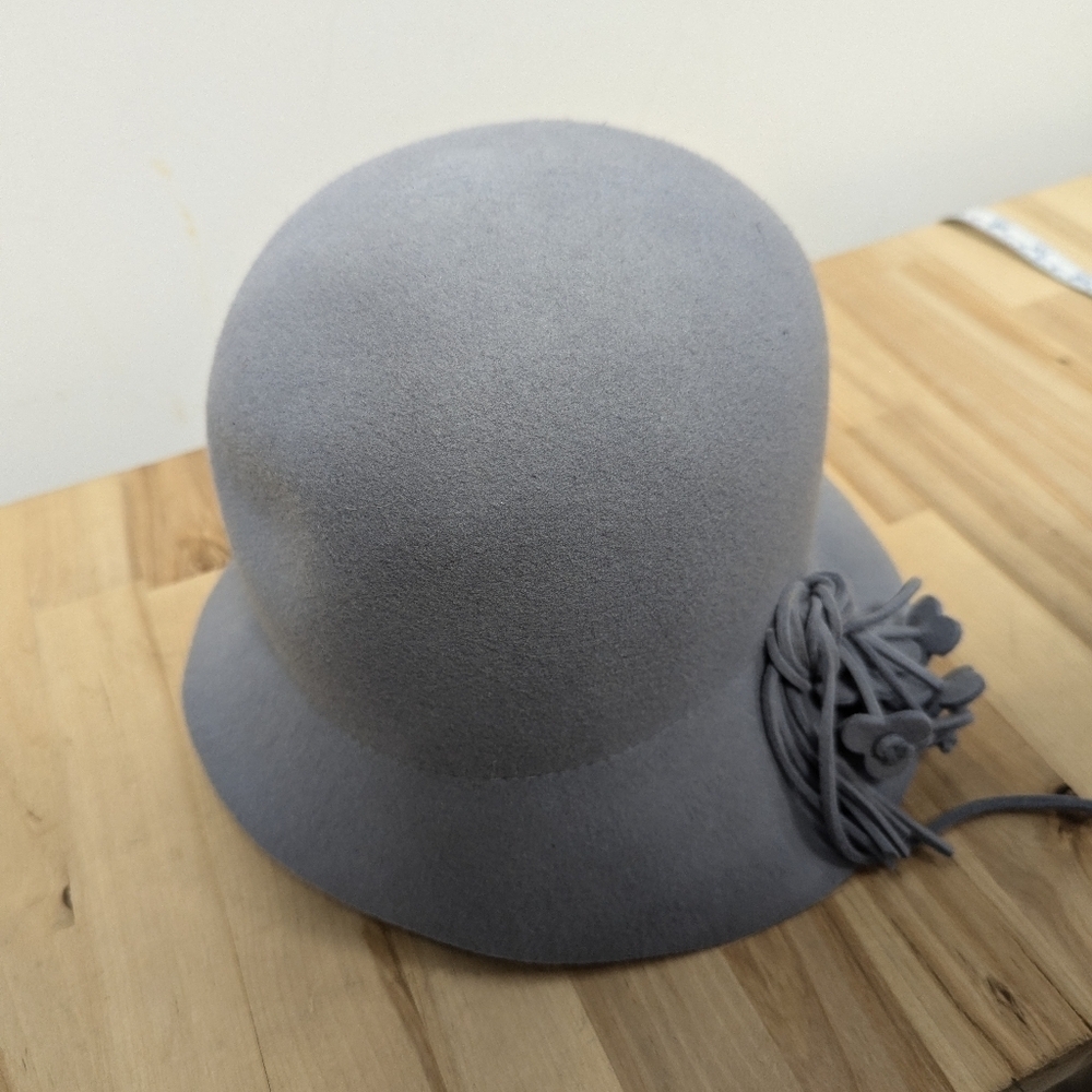 Wool Felt Cloche Hat in Periwinkle Blue Flower on Stem Detail Winter Retro - Picture 7 of 9